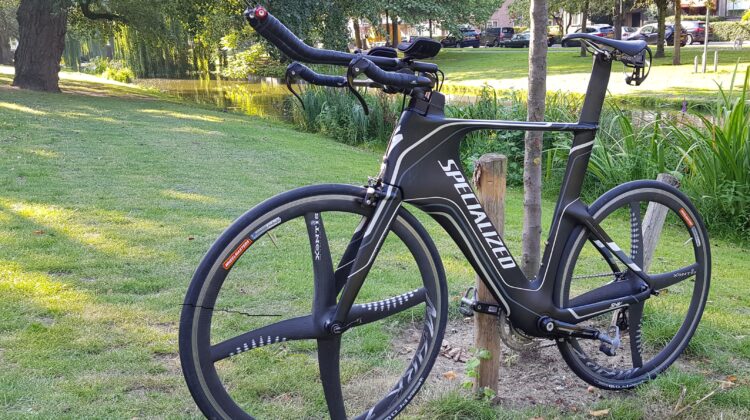 TE KOOP – Specialized Shiv triathlon/tijdritfiets incl. Xentis wielset