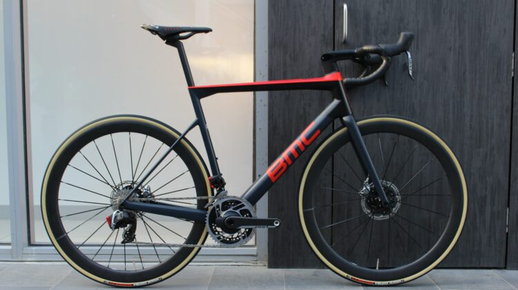 2020 BMC Teammachine SLR01 One Red eTap AXS HRD Disc 8500