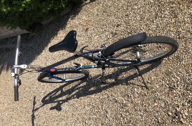 Mountainbike in goede staat met helm