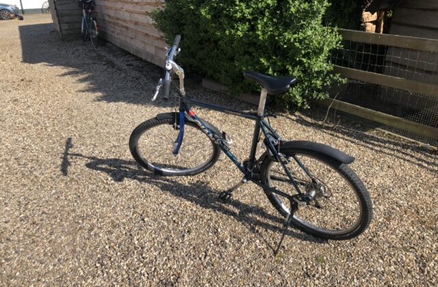 Mountainbike in goede staat met helm