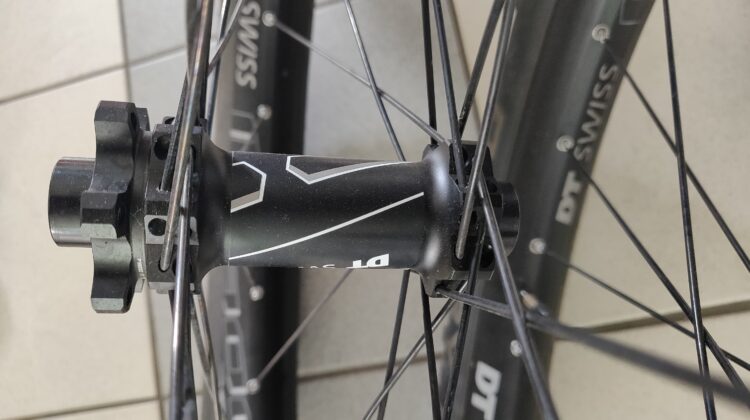 Wielset dt Swiss 27,5 plus m1900 spline met banden Nobby Nic