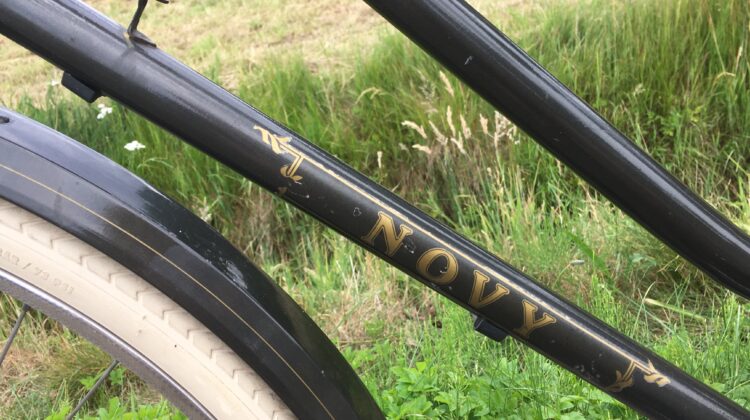 Volendamse Nova damesfiets 52
