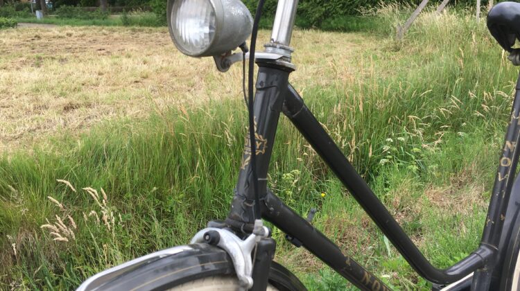 Volendamse Nova damesfiets 52