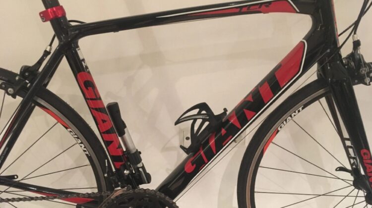 GIANT TCR ALUXX, Shimano 105 afgemonteerd