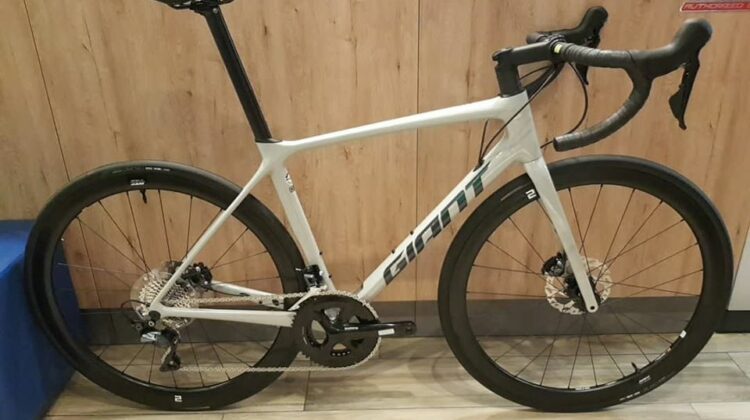 2021 Giant TCR ADVANCED 1 DISC