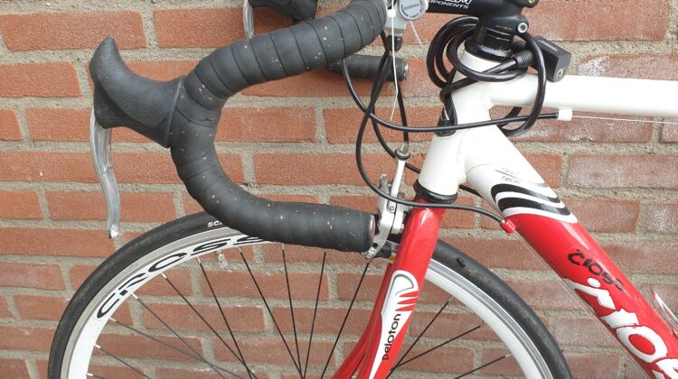 Goed ingefietste racefiets te koop wegens aanschaf nieuwe racefiets