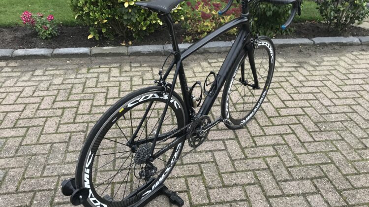 Specialized Tarmac Pro , 56 CM, 11 speed ,cosmic, carbon