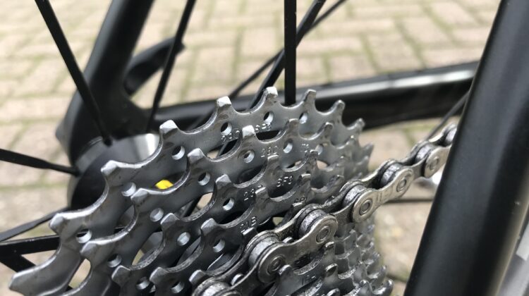 Specialized Tarmac Pro , 56 CM, 11 speed ,cosmic, carbon