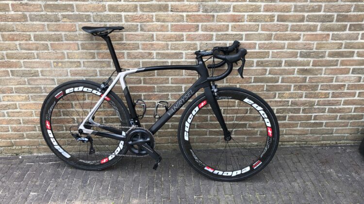 Racefiets maat 56 Van Rysel Full carbon afgemonteerd met shimano Ultegra