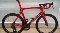 PINARELLO DOGMA F10 UITSTEKENDE STAAT EXCLUSIEVE AFMONTAGE