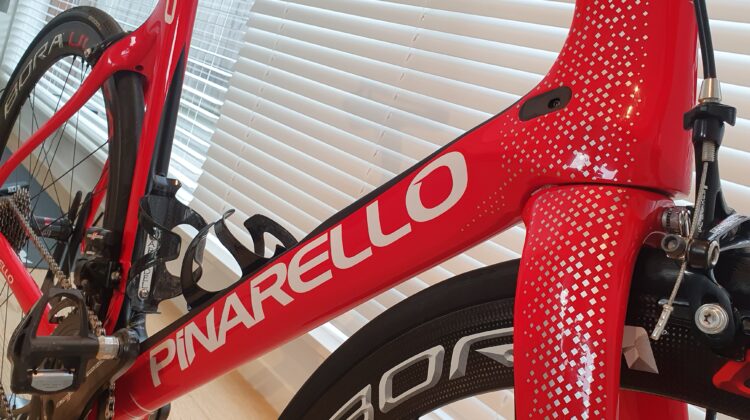 PINARELLO DOGMA F10 UITSTEKENDE STAAT EXCLUSIEVE AFMONTAGE