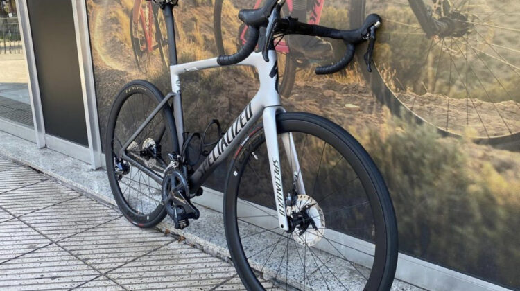 SPECIALIZED TARMAC SL7 EXPERT DISC ROAD BIKE 2021