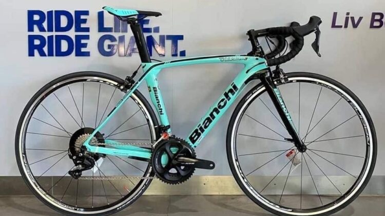 BIANCHI OLTRE XR3 105 ROAD BIKE