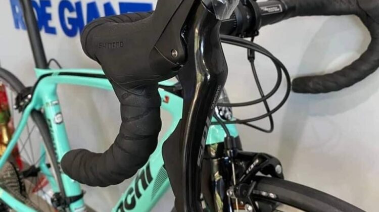 BIANCHI OLTRE XR3 105 ROAD BIKE