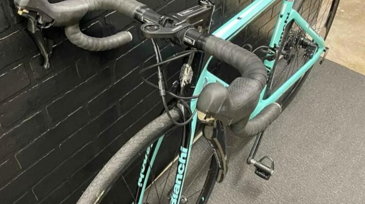 BIANCHI ARIA ULTEGRA DISC ROAD BIKE