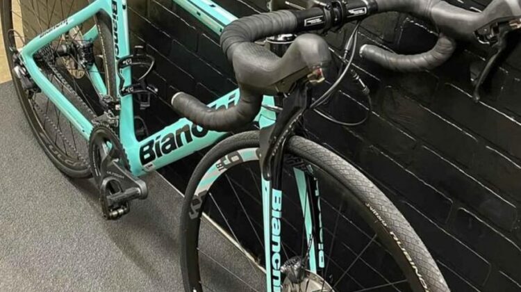 BIANCHI ARIA ULTEGRA DISC ROAD BIKE