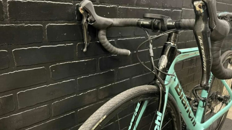 BIANCHI ARIA ULTEGRA DISC ROAD BIKE