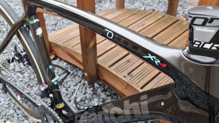 BIANCHI OLTRE XR4 CV DISC ULTEGRA DI2 ROAD BIKE 2021