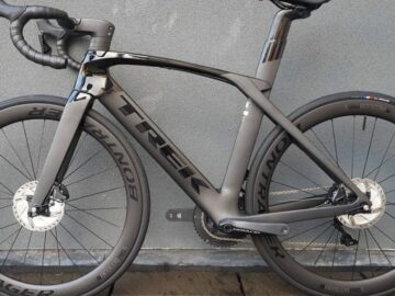 TREK MADONE SLR 7 DISC ROAD BIKE 2020