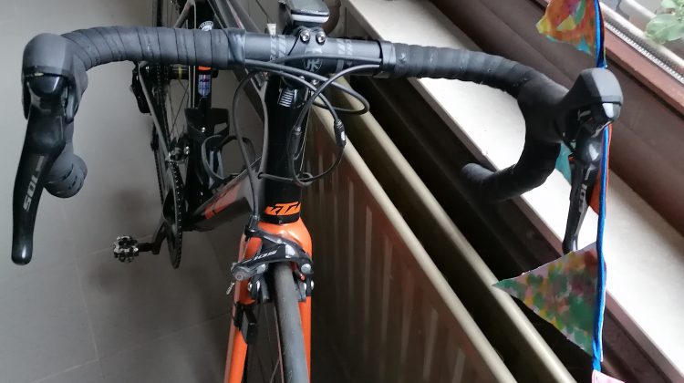 Koersfiets KTM. Carbon frame. 1 zomer op gefietst