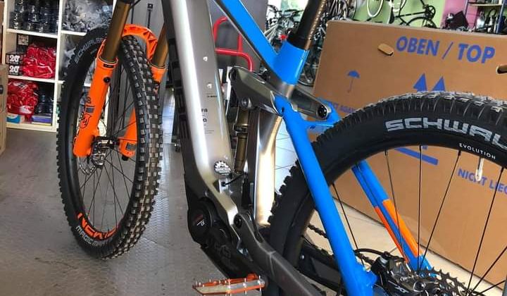 E-MTB CUBE STEREO HYBRID 140 HPC ACTIONTEAM 625 NYON 2021