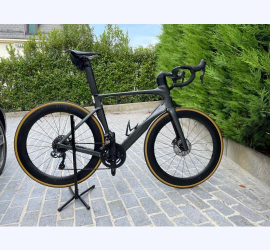 Specialized venge vias expert disc hot sale ultegra 2017