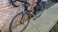 KOERS FIETS FLANDERS **950** EURO ORIGNEEL PRIJS *2400* EURO CARBON GT-04 te verkijgen in OOSTENDE