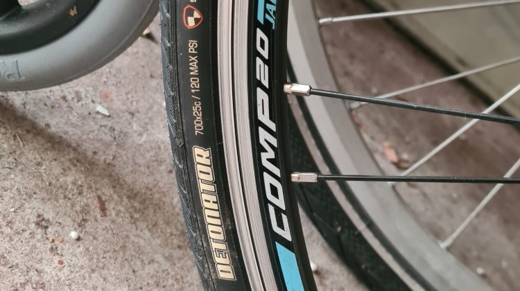 Merida Dames Racefiets inclusief helm, pedalen, zadeltas