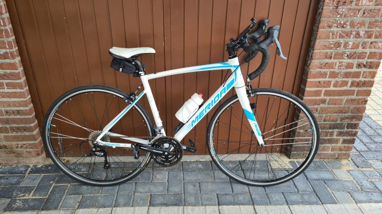 Merida Dames Racefiets inclusief helm, pedalen, zadeltas