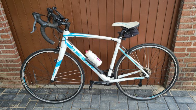 Merida Dames Racefiets inclusief helm, pedalen, zadeltas