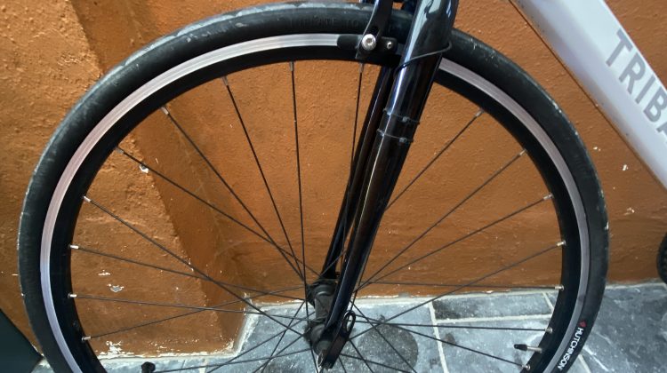 2 dames koersfietsen