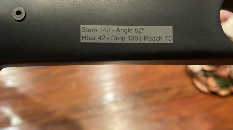 Gloednieuwe Deda Alanera stuur en -nok 42×140