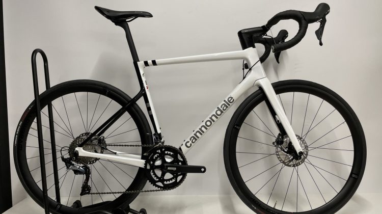 2022 Cannondale SuperSix EVO Carbon Disc Ultegra