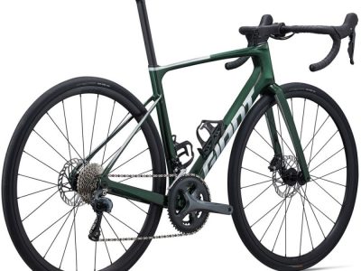 2024 Giant Defy Advanced 3 Road Bike ( PIENARBIKESHOP )